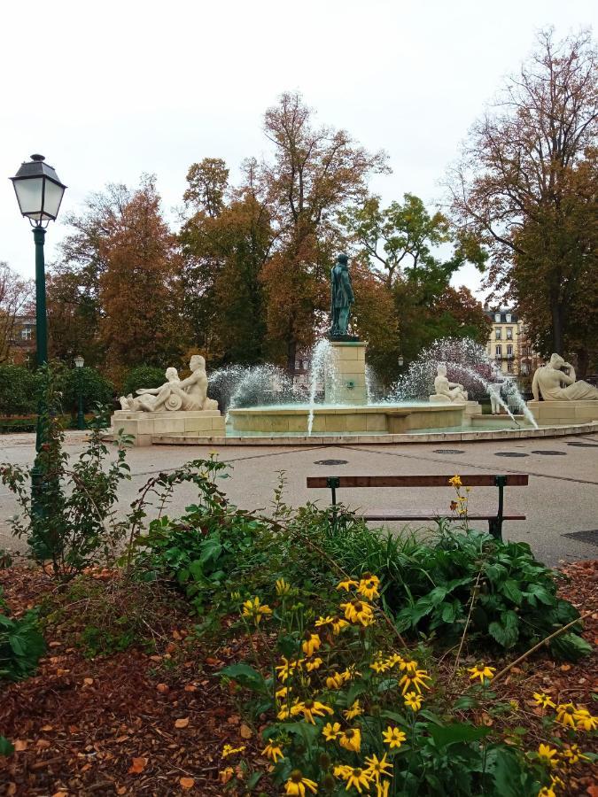 Rare A Colmar - Appartement Champ De Mars Vue Sur Parc - 70M2 - 2 Chambres Dış mekan fotoğraf